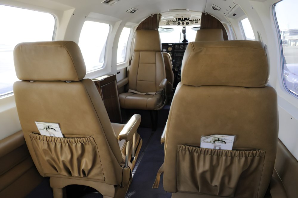 Piper Navajo Interior