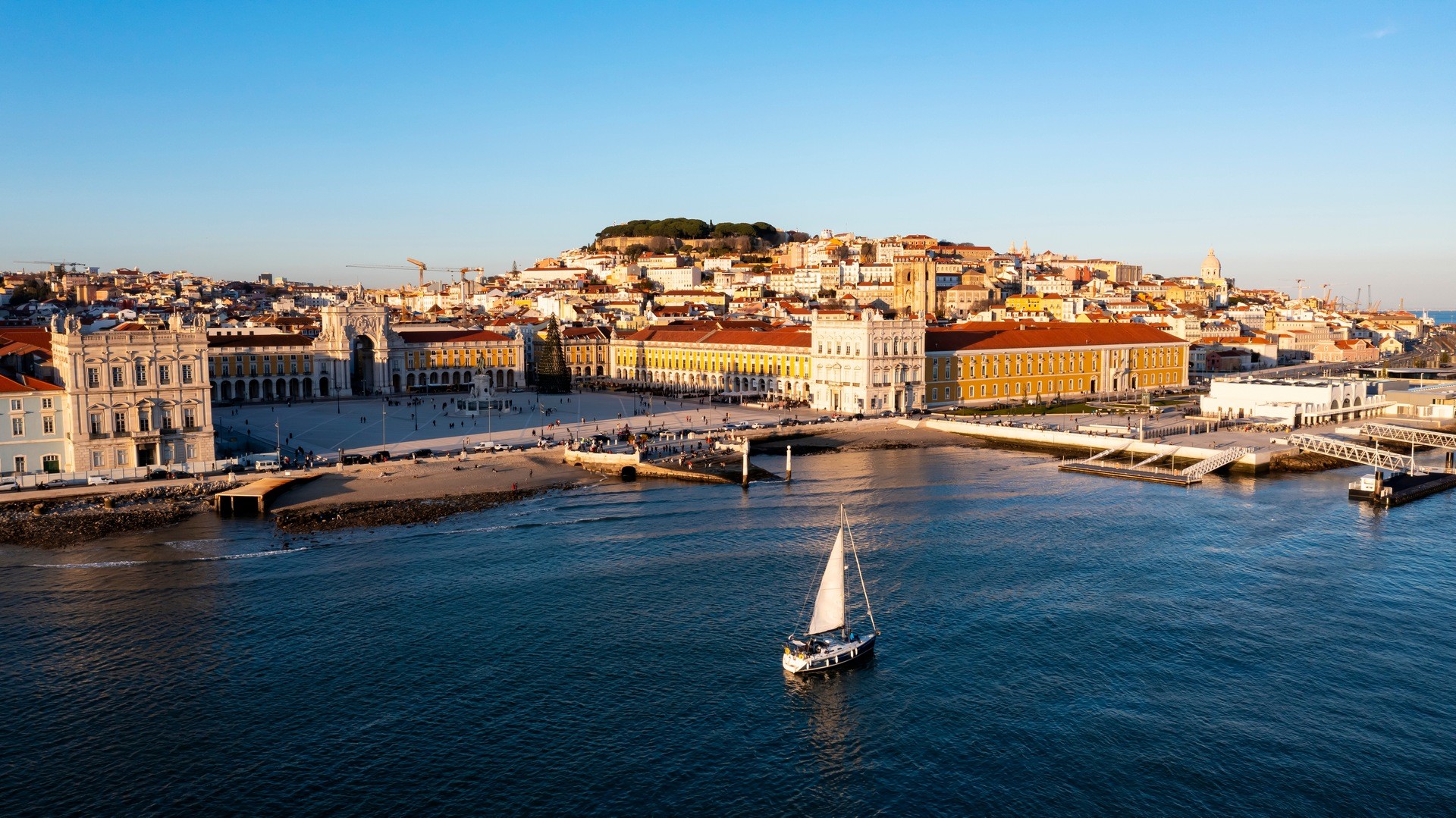 Lisbon Private Jet and Air Charter Flights