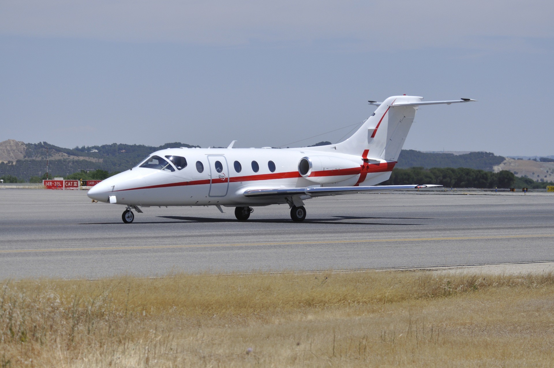 Hawker 400XP Charter