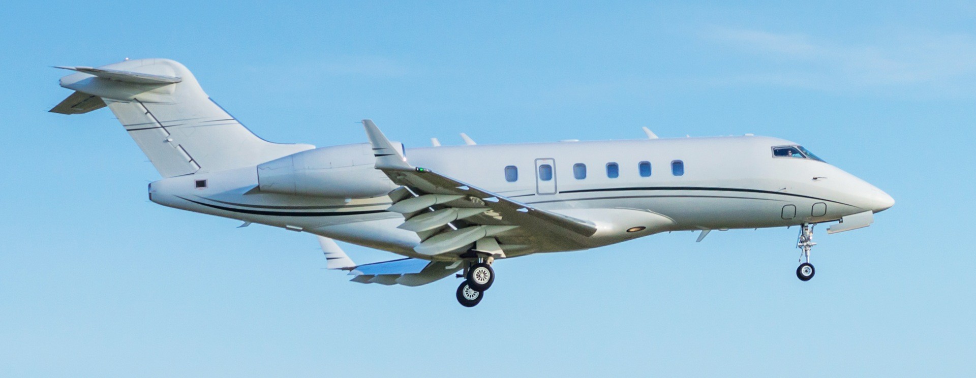 Challenger 300 Charter