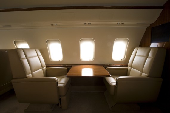 Challenger 605 interior 16