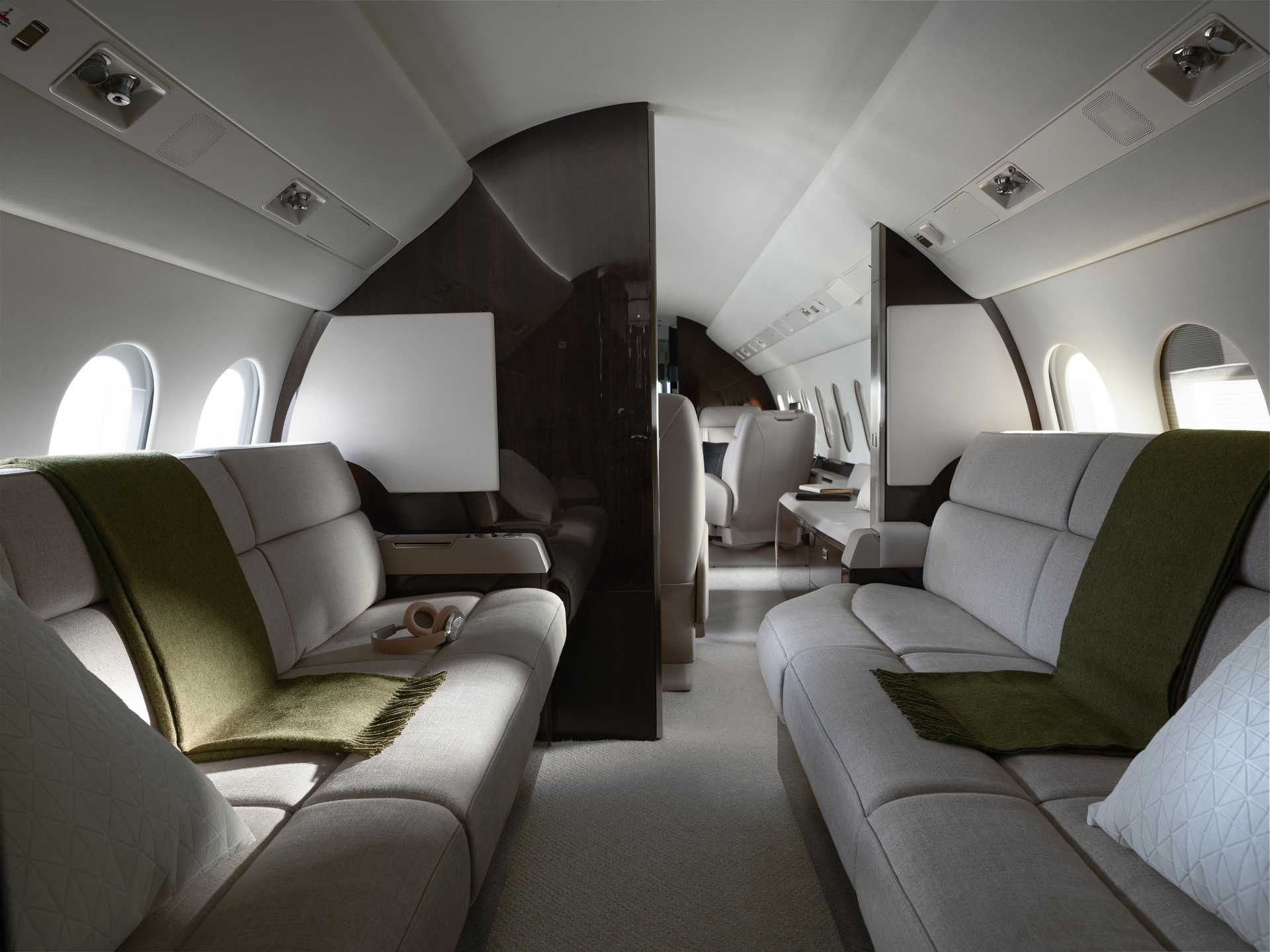 Falcon 900LX Interior