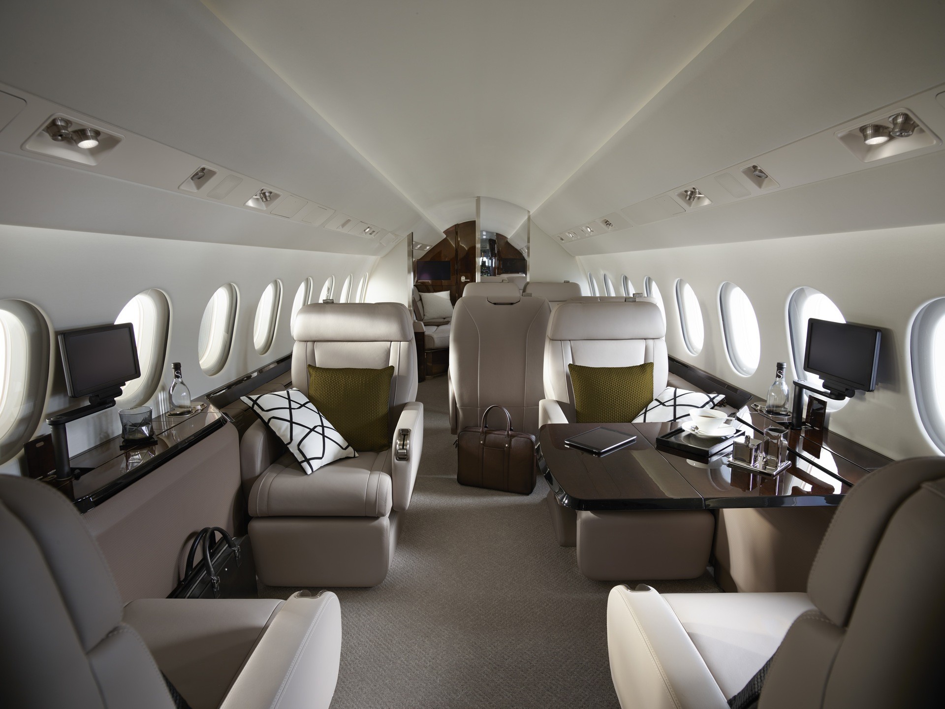 Falcon 900LX Interior