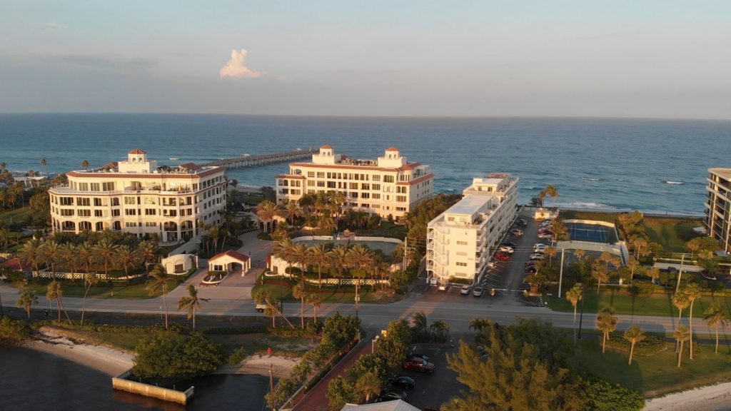 Joel Osteen’s Lavish Lifestyle: Inside the Net Worth, Private Jet Flights, and High-End Living of the Prophet of Prosperity