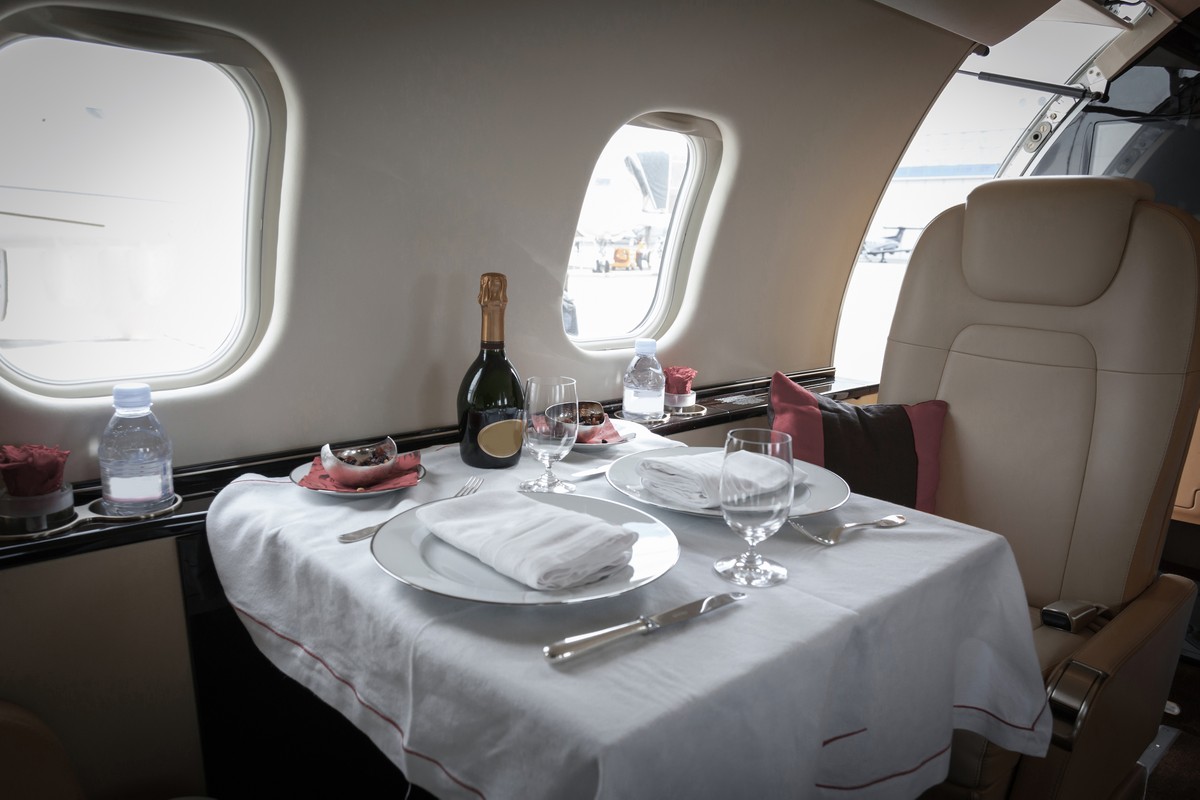 What are the Best Food Choices on your Private Jet Charter