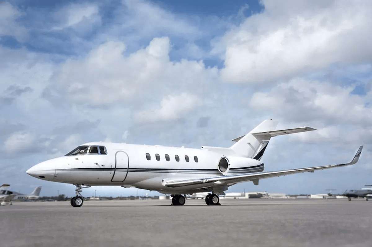 Hawker 850XP Private Jet Charter