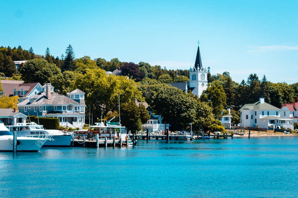 Mackinac Island Private Jet and Air Charter Flights