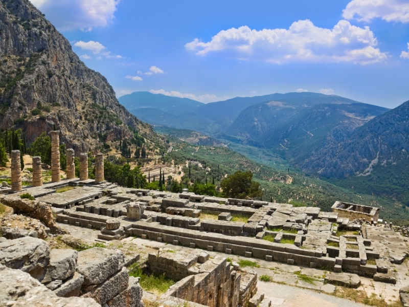 Delphi Private Jet and Air Charter Flights