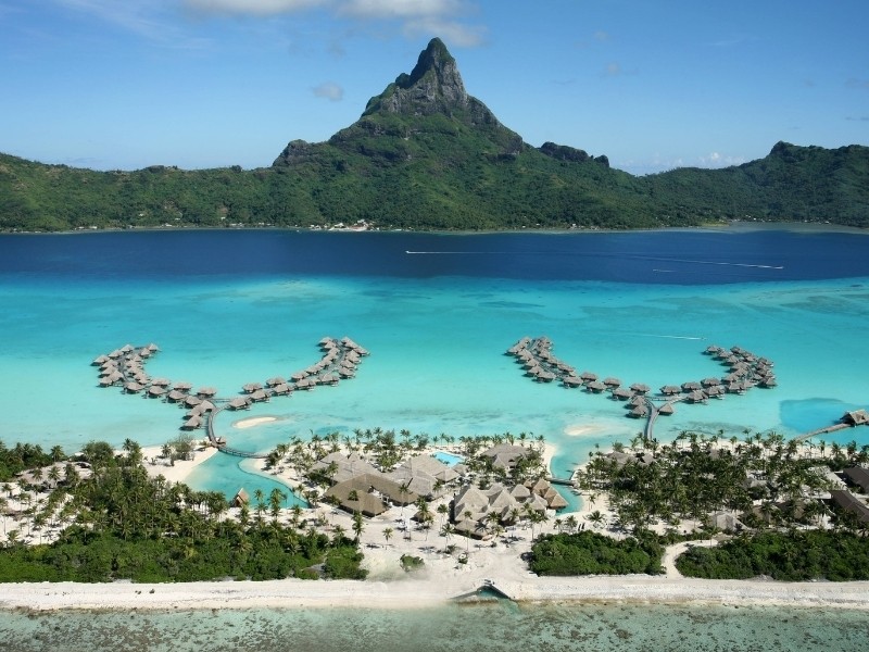 bora-bora-private-jet-and-air-charter-flights