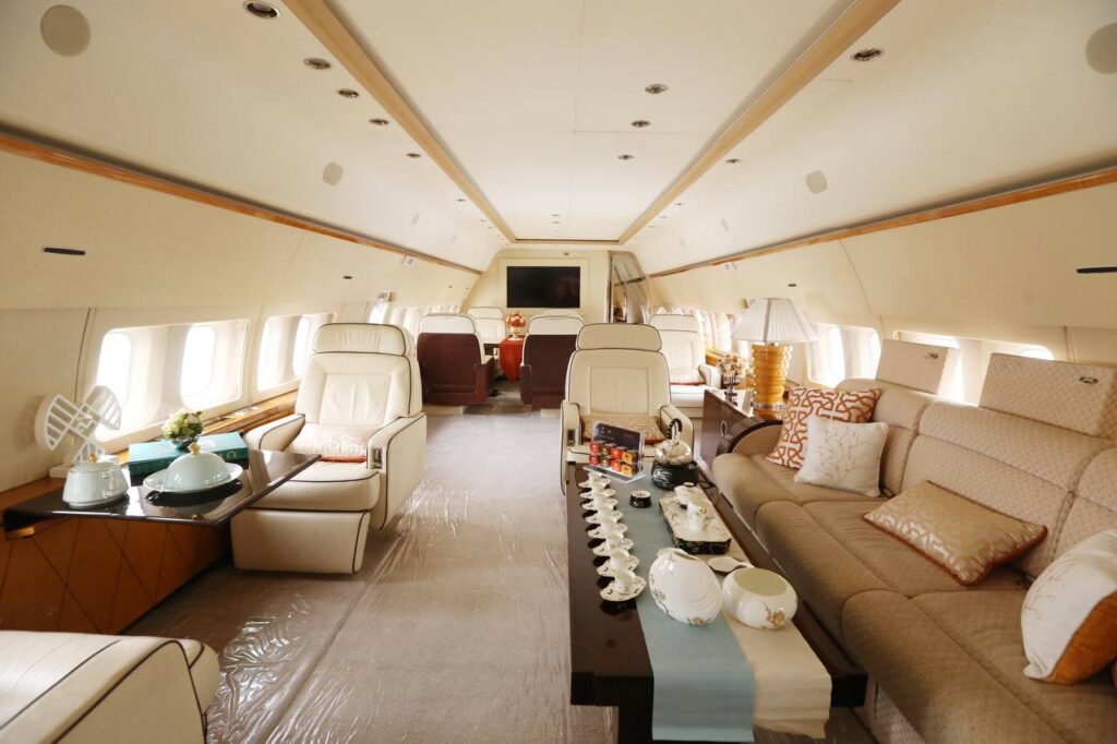 Boeing 737-700 BBJ Interior