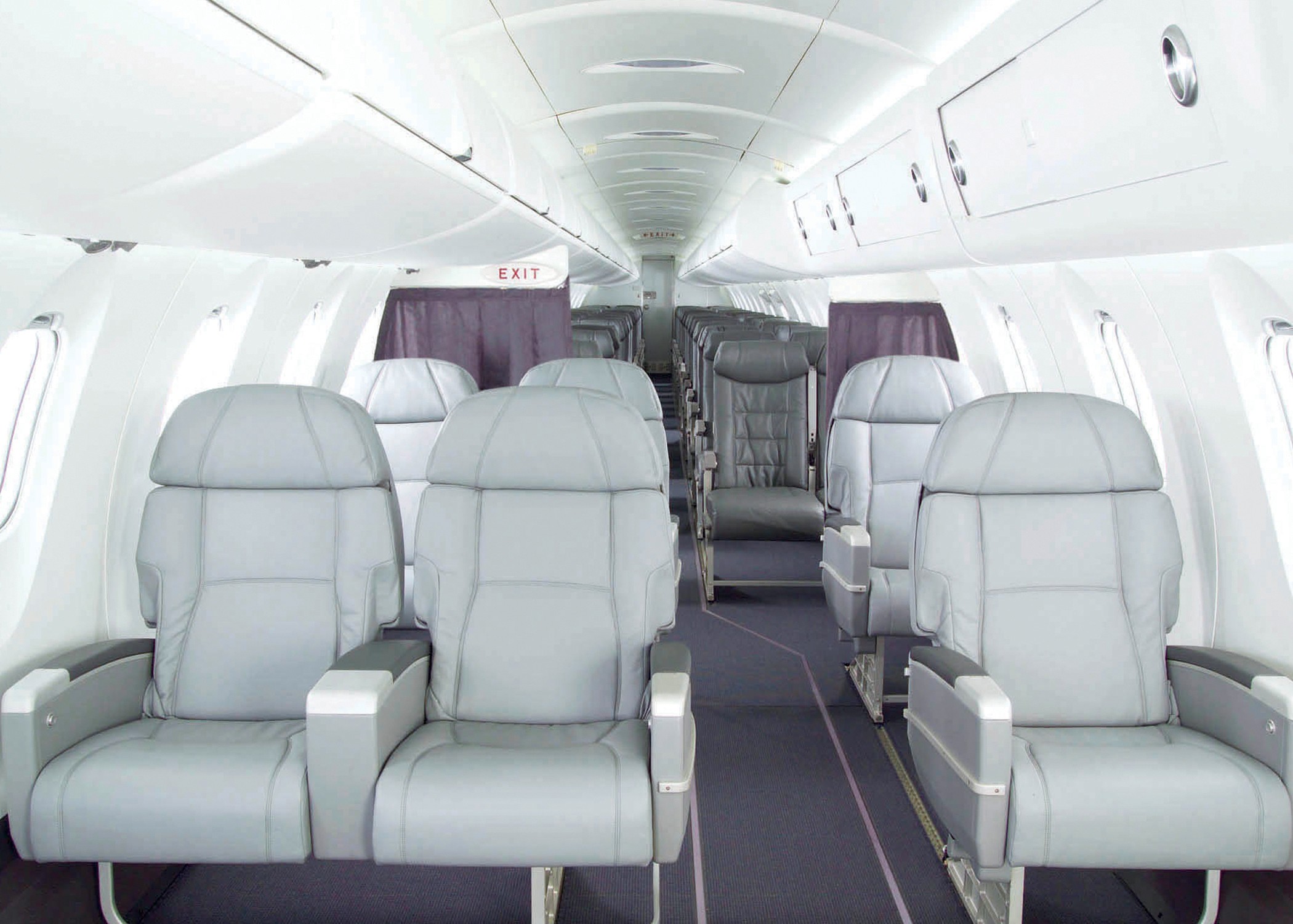 Bombardier CRJ 900 Interior