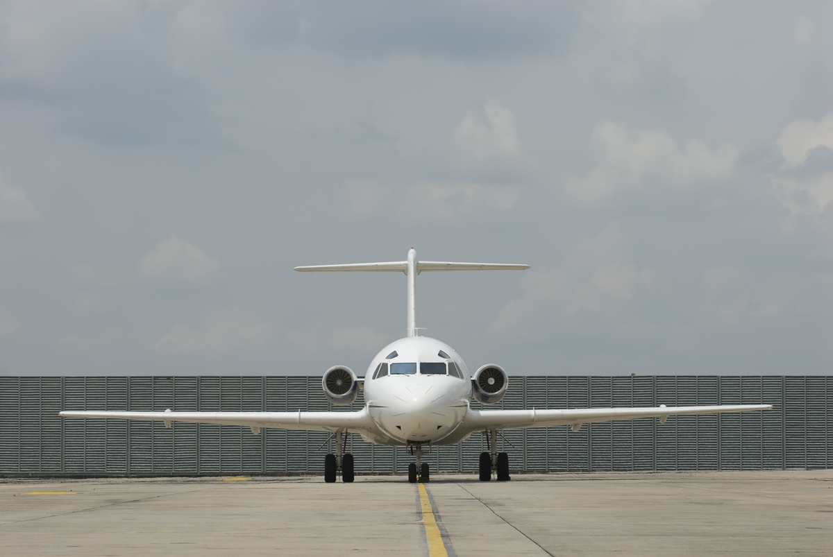 Fokker F28 charter