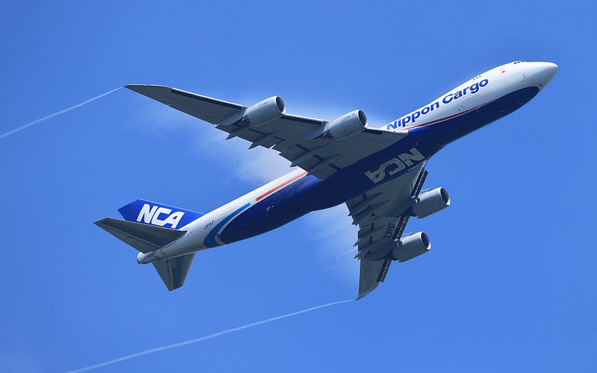 boeing-747-8-jet