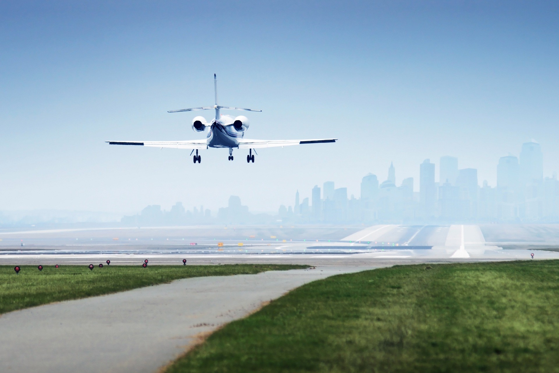 7 Busiest Private Jet Airports In New York