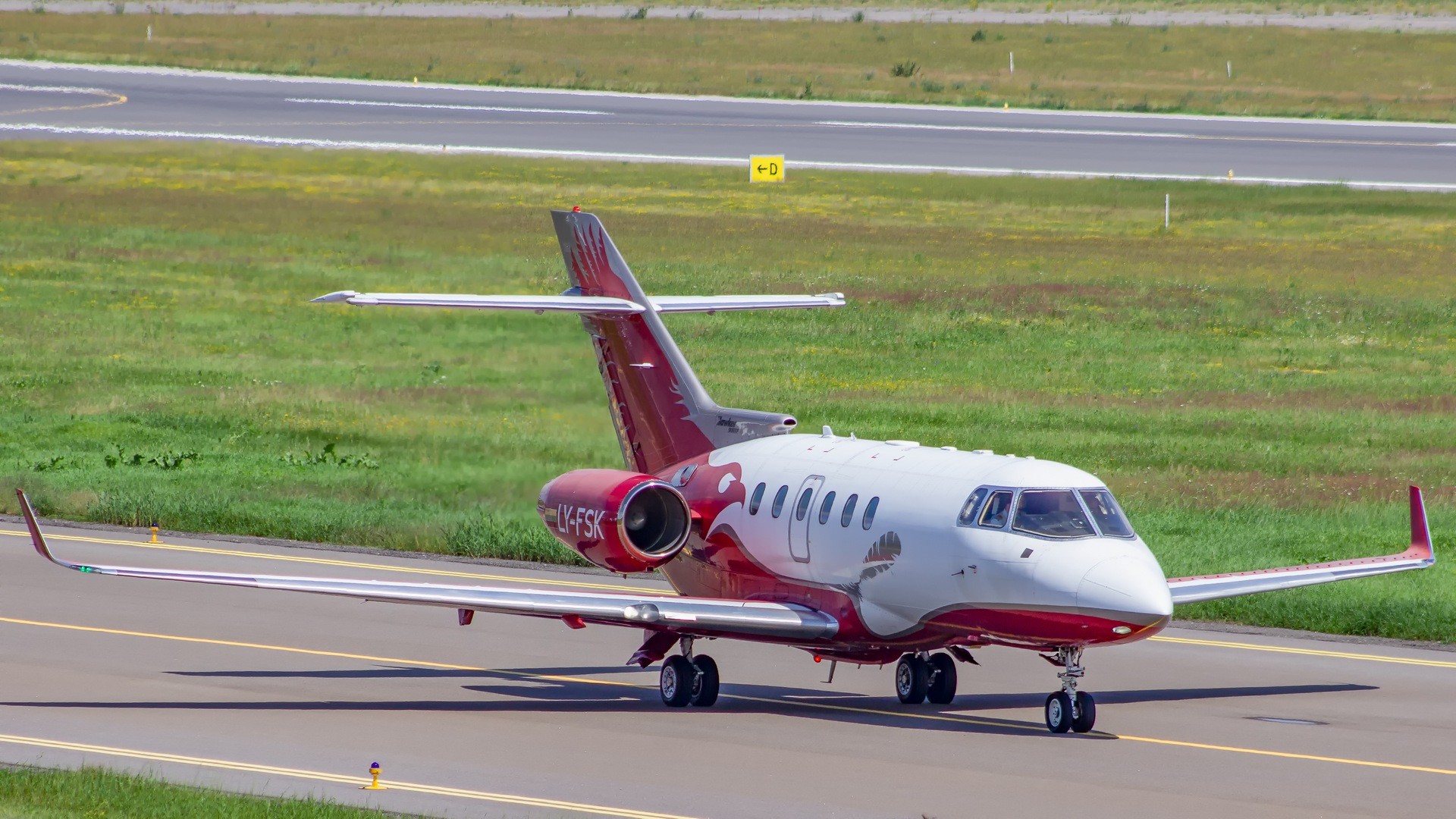Hawker 900XP Private Jet Charter