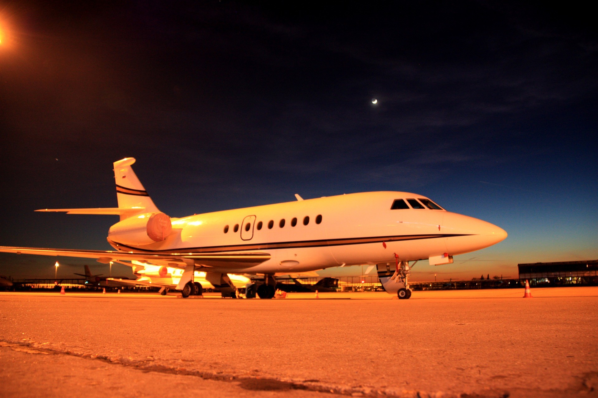 Falcon 2000 Private Jet Charter