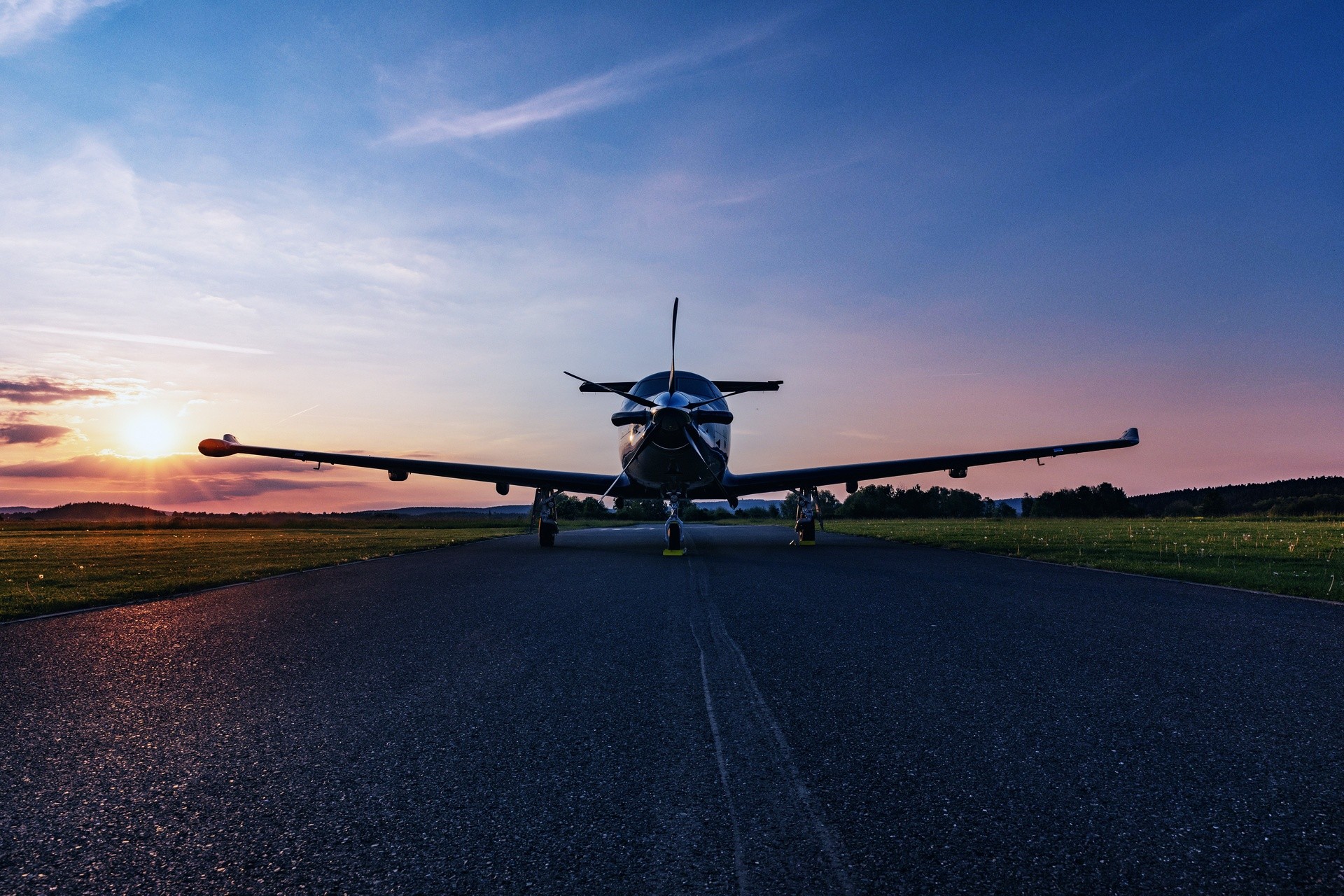 What type of turboprop aircraft can I charter for a private flight to the Bahamas