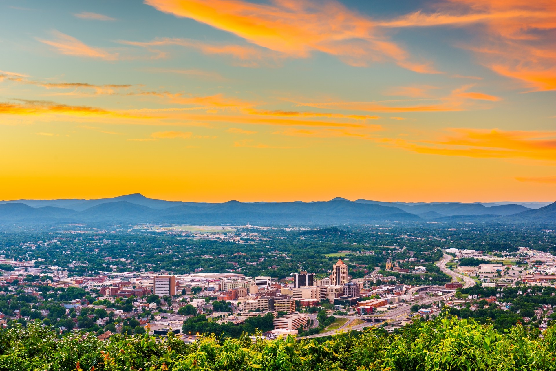 Roanoke, VA Private Jet and Air Charter Flights