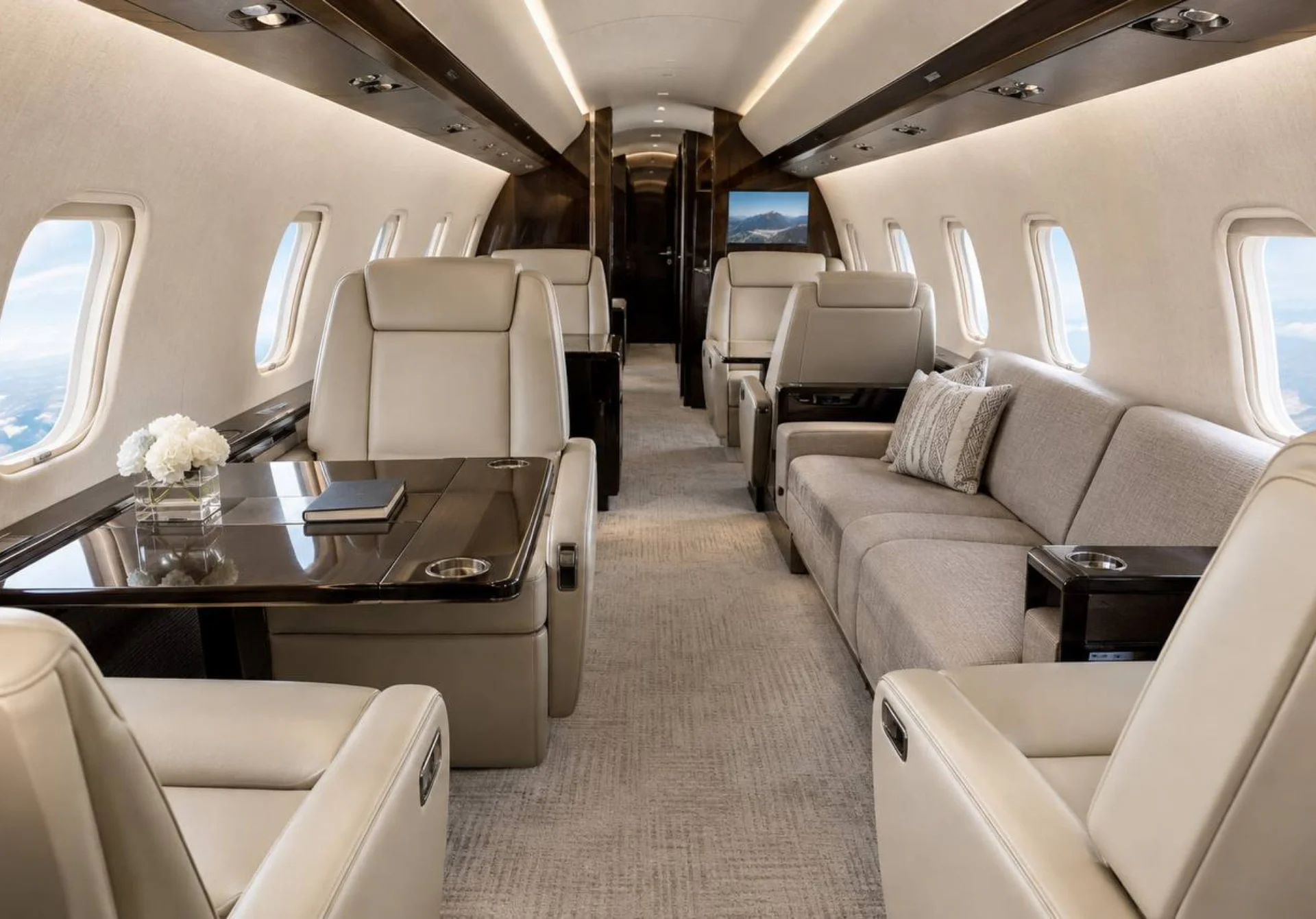 Bombardier Challenger 3500 interior